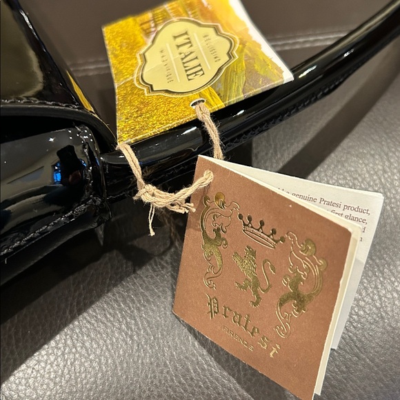 Pratesi Italian Black Patent Leather Shoulder Bag with Gold Details - Picture 4 of 5